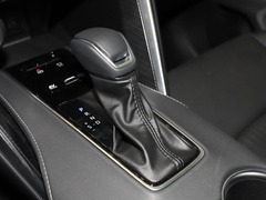 2022款 双擎 2.5L CVT两驱尊贵版