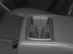 2022款 双擎 2.5L CVT两驱尊贵版