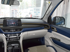 2022款  2.0T柴油自动四驱乐享型长箱4F20TC