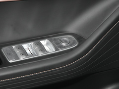 2022款 1.5T CVT驭界版