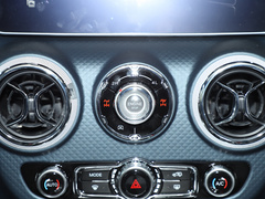 2022款 2.0T 自动四驱环塔冠军版