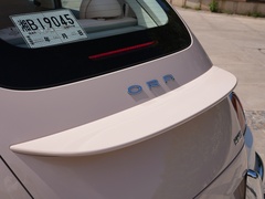 2022款 401km 爱丽丝版