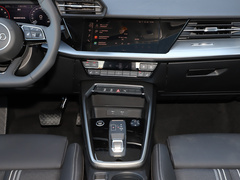 2022款 A3L Limousine 35 TFSI 时尚运动型