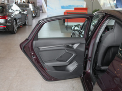 2022款 A3L Limousine 35 TFSI 时尚运动型