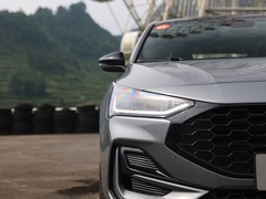 2022款 三厢 EcoBoost 180 自动竞速版