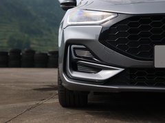 2022款 三厢 EcoBoost 180 自动竞速版