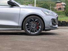 2022款 三厢 EcoBoost 180 自动竞速版