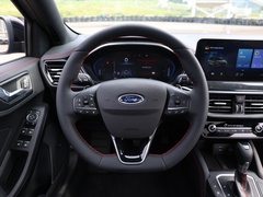 2022款 三厢 EcoBoost 180 自动竞速版