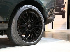 2023款 3.0 L6 400PS 典范加长版