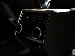 2023款 3.0 L6 400PS 典范加长版