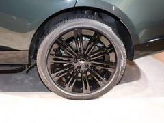 2023款 3.0 L6 400PS 典范加长版
