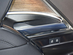 2023款 3.0 L6 400PS 典范加长版