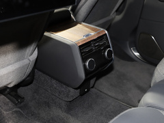 2023款 3.0 L6 400PS 典范加长版