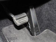 2023款 3.0 L6 400PS 典范加长版