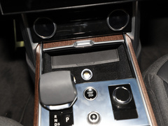 2023款 3.0 L6 400PS 典范加长版