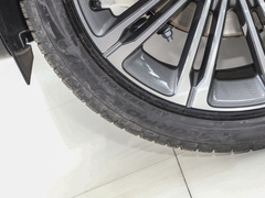 2023款 3.0 L6 400PS 典范加长版