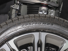 2023款 3.0 L6 400PS 典范加长版