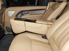 2023款 3.0 L6 400PS 典范加长版