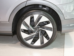 2022款 50 e-tron quattro 荣耀型 锦衣套装