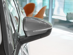 2022款 50 e-tron quattro 荣耀型 锦衣套装