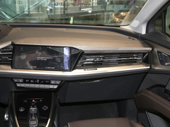 2022款 50 e-tron quattro 荣耀型 锦衣套装