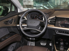 2022款 50 e-tron quattro 荣耀型 锦衣套装