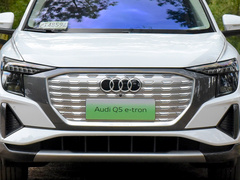 2022款 50 e-tron quattro 荣耀型 锦衣套装