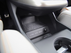 2022款 50 e-tron quattro 荣耀型 锦衣套装