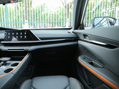 2022款 1.5T 卓越型