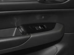 2022款 2.0L 自动两驱智雅型