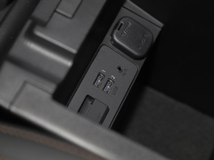 2022款 2.0L 自动两驱智雅型