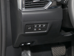 2022款 2.0L 自动两驱智雅型