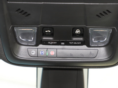 2022款 2.0T 六座四驱豪华型标准版