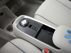 2022款 400km标准续航 尊贵型 三元锂