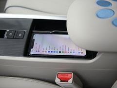 2022款 400km标准续航 尊贵型 三元锂