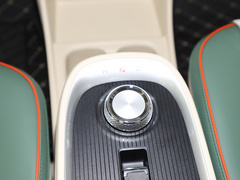 2022款 400km标准续航 尊贵型 三元锂
