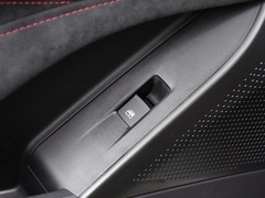 2022款 2.0T 柴油四驱亚马逊版 5座
