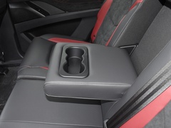 2022款 2.0T 柴油四驱亚马逊版 5座