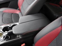 2022款 2.0T 柴油四驱亚马逊版 5座