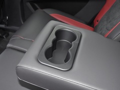 2022款 2.0T 柴油四驱亚马逊版 5座
