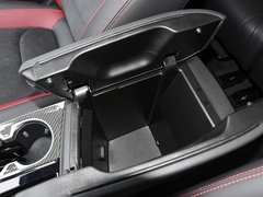 2022款 2.0T 柴油四驱亚马逊版 5座