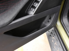 2022款 2.0T 柴油四驱亚马逊版 5座