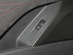 2022款 2.0T 柴油四驱亚马逊版 7座