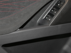 2022款 2.0T 柴油四驱亚马逊版 7座