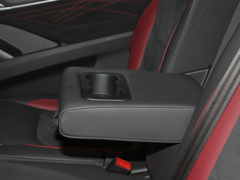 2022款 2.0T 柴油四驱亚马逊版 7座