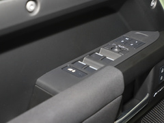 2023款 110 V8