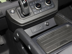 2023款 110 V8