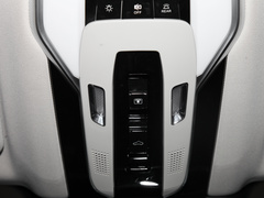 2023款 2.0T 自动智联旗享版