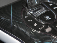2022款 550km 标准续航后驱版尊贵型