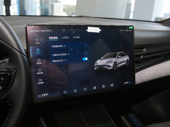 2022款 550km 标准续航后驱版尊贵型